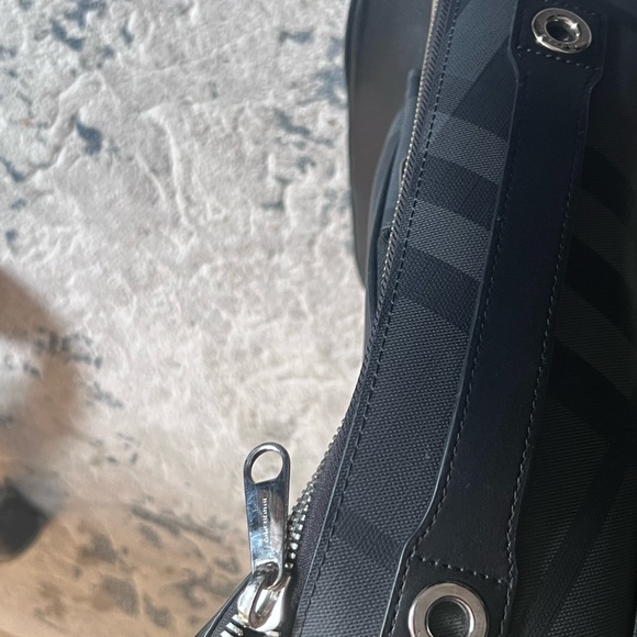 Burberry back pack - Picture 5 of 6